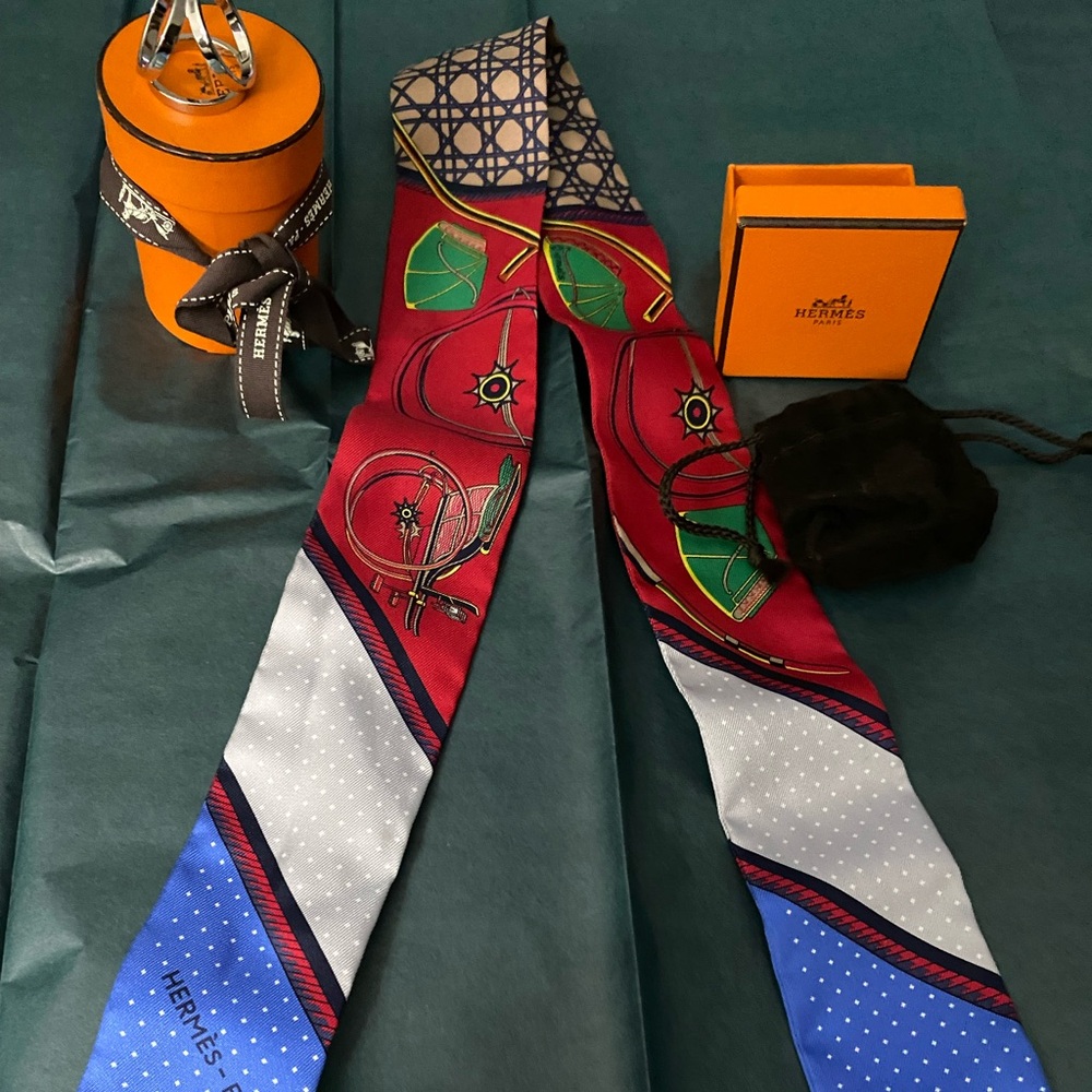 New Hermes Silk Scarf With Ring